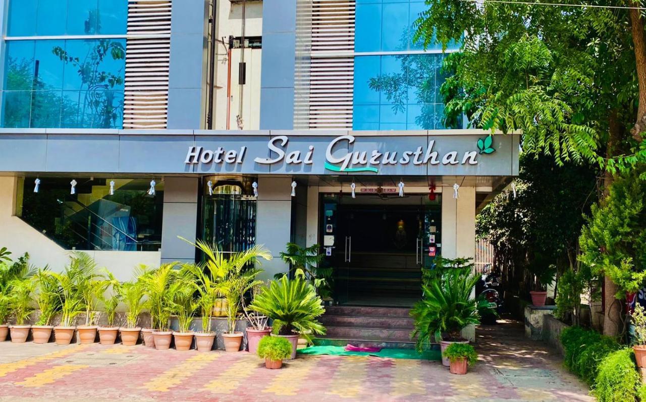 Hotel Sai Gurusthan Shirdi Eksteriør billede