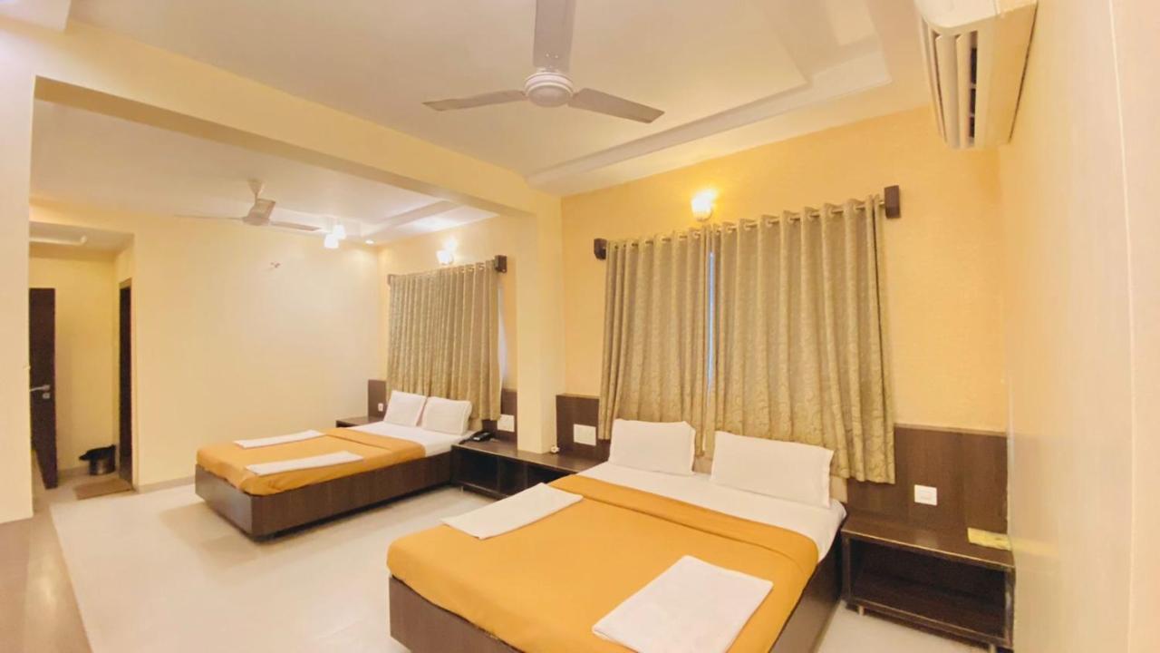 Hotel Sai Gurusthan Shirdi Eksteriør billede