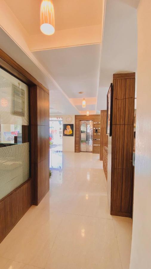 Hotel Sai Gurusthan Shirdi Eksteriør billede